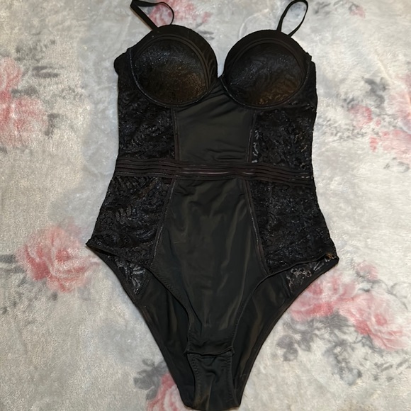 Pull Me Closer To You Lace Teddy - Picture 2 of 4